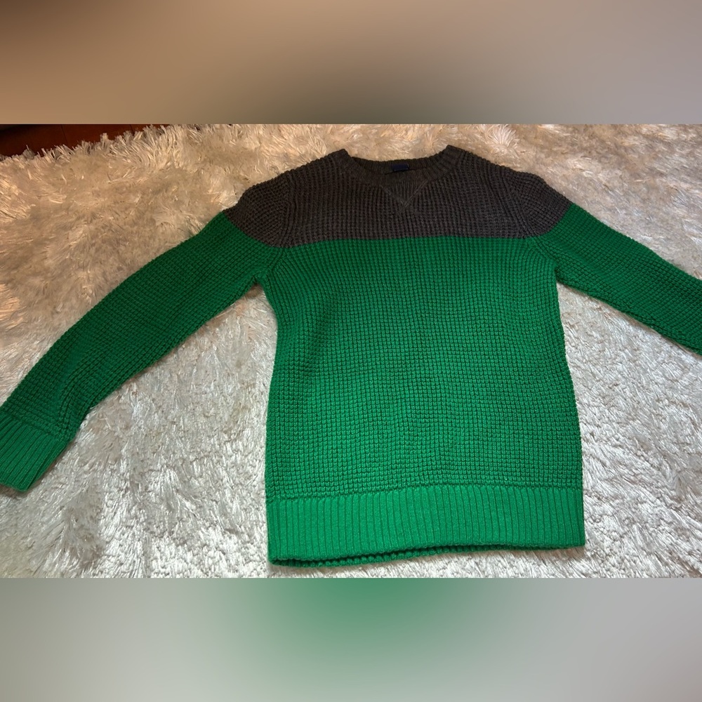 Gap very nice sweater!  Size M, 8 boys. Excellent like brand new condition